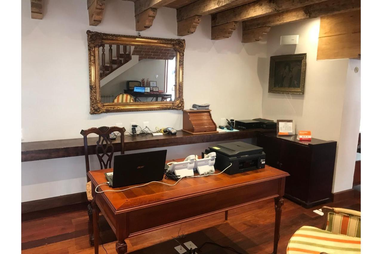 Hotel Casa De Familia De San Cristobal Сан-Кристобаль-де-Ла-Касас Экстерьер фото